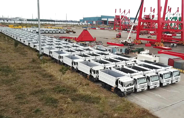 甘肃建投“互联网+装备制造”再谱“新曲”200台“GEMC”（高漠）工程机械驶向东南亚