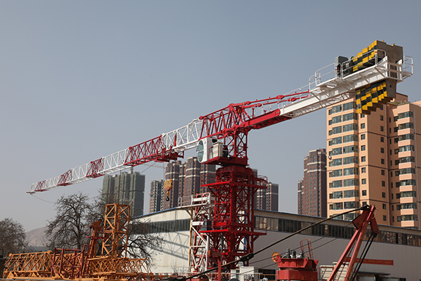 大型塔机研制成功 甘肃建投装备再添“利器”