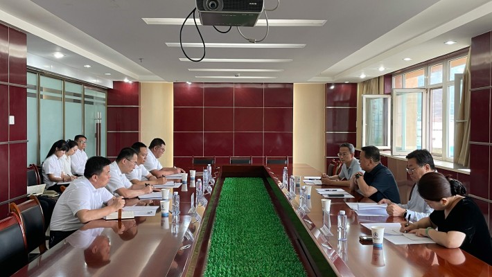 集团公司党委副书记、总经理胡继河调研装备公司